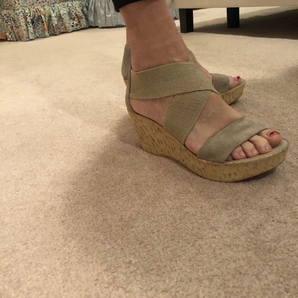 Beige wedges - Picture 3 of 8
